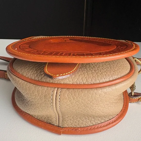 Vintage Dooney and Bourke Awl Taupe Leather Big Duck Crossbody Bag - Picture 9 of 16